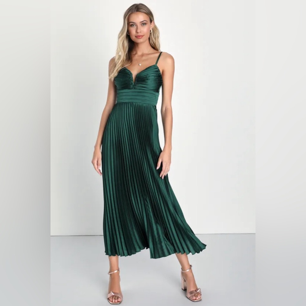 Lulu’s Fabulous Perfection Emerald Green Satin Pleated Midi Dress